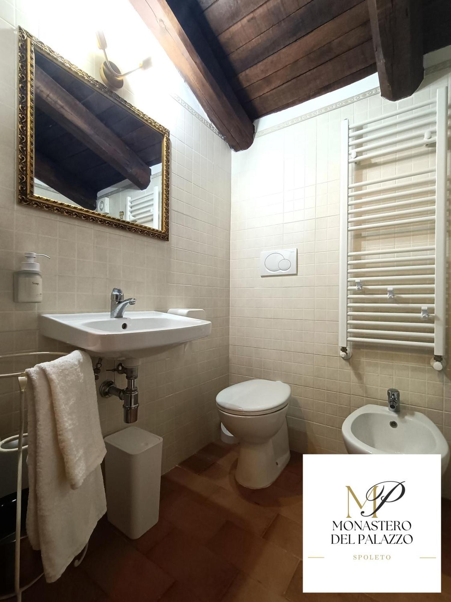 Monastero Del Palazzo Casa Vacanze Spoleto Bagian luar foto